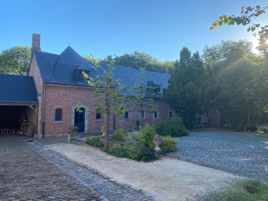 Les Confidences de Messire Sanglier, stylished guest houses Beauraing Extérieur photo