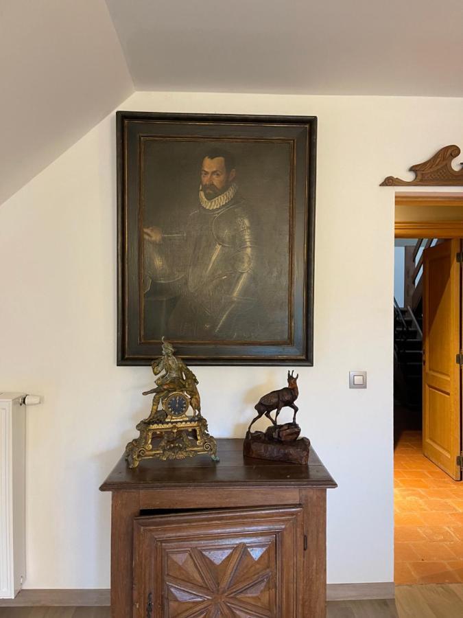 Les Confidences de Messire Sanglier, stylished guest houses Beauraing Extérieur photo