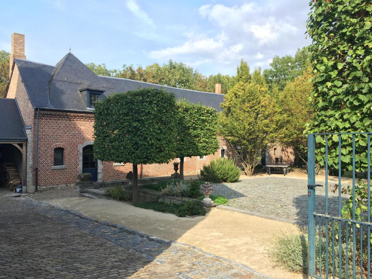 Les Confidences de Messire Sanglier, stylished guest houses Beauraing Extérieur photo