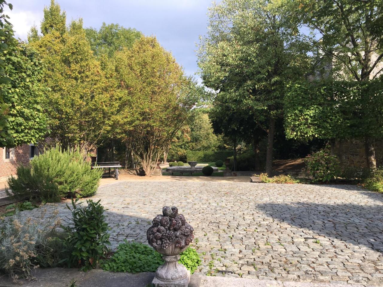 Les Confidences de Messire Sanglier, stylished guest houses Beauraing Extérieur photo